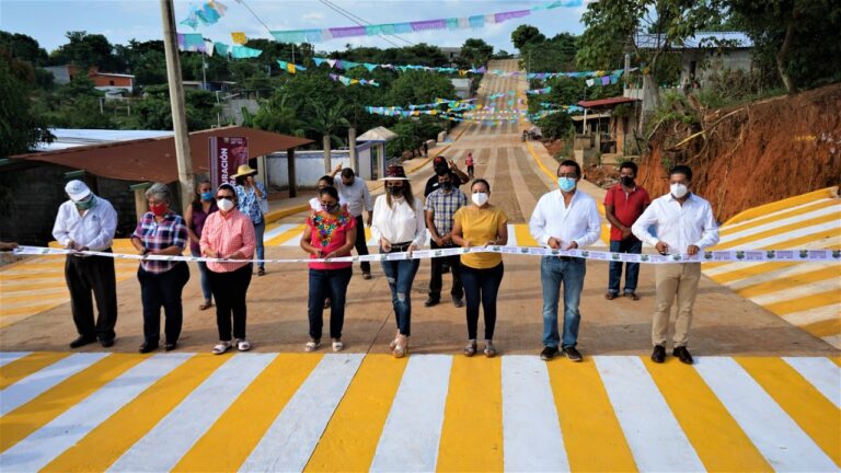 AYUNTAMIENTO DE TAPACHULA INAUGURA MODERNAS VIALIDADES EN COLONIA LA CIMA