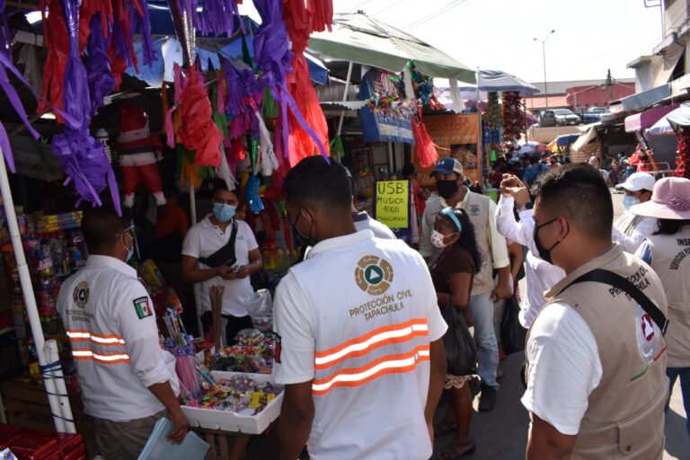 EXHORTAN A MANTENER MEDIDAS PREVENTIVAS POR COVID-19 Y PIROTECNIA EN MERCADOS DE TAPACHULA