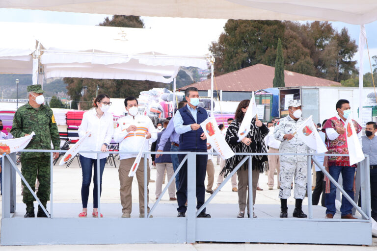 Encabeza Rutilio Escandón arranque de entrega de ayuda humanitaria ante la temporada invernal