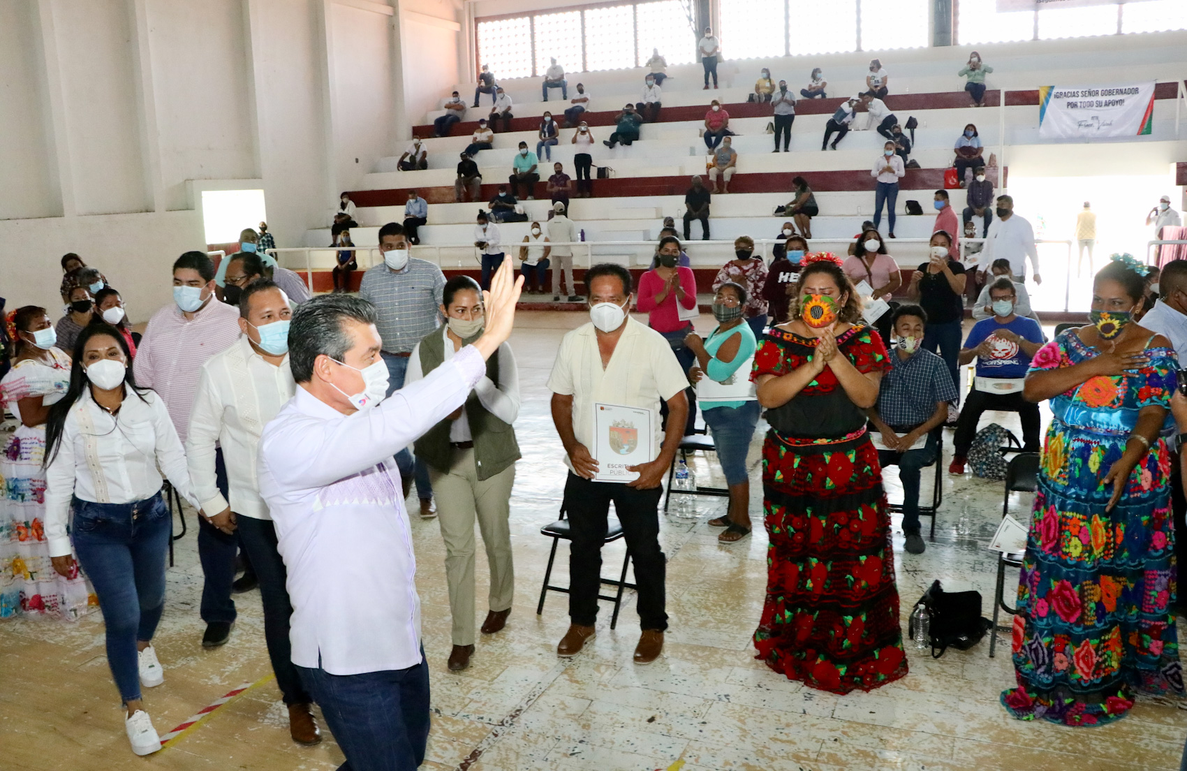 Luego de 20 años de espera, 135 familias reciben escrituras públicas en Arriaga