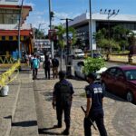 PARA EVITAR AGLOMERACIONES, ACORDONAN Y RESTRINGEN ACCESO A PARQUES DEL CENTRO DE TAPACHULA