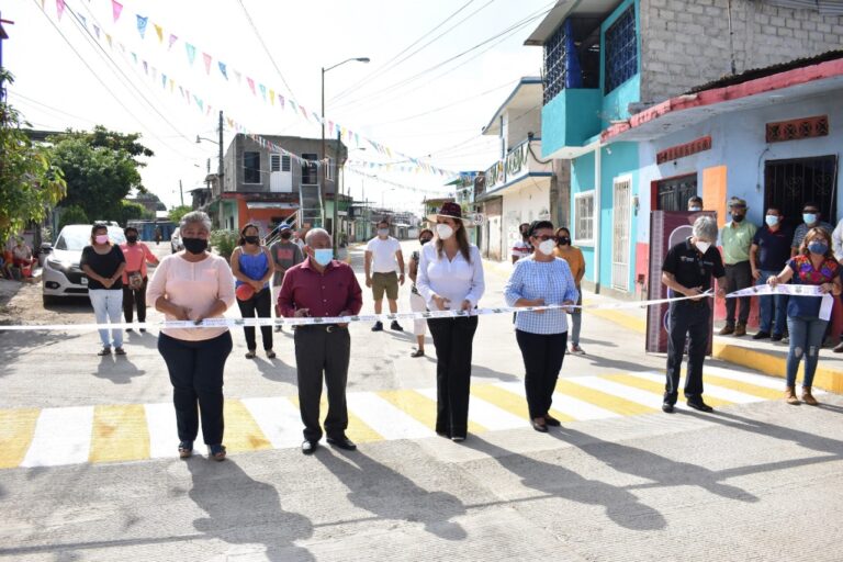 AYUNTAMIENTO DE TAPACHULA INAUGURA CALLES EN LA COLONIA 11 DE SEPTIEMBRE