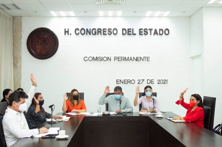 Comisión Permanente aprueba solicitud de licencias