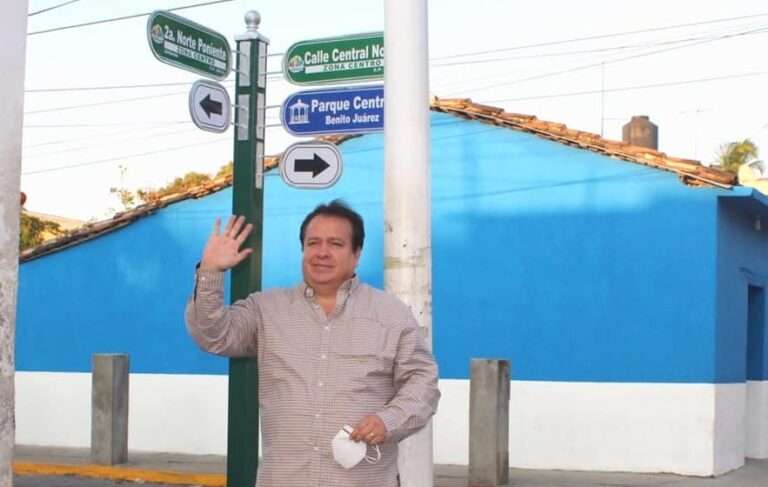 Inicia la primera etapa de instalación de más de 200 nuevos señalamientos viales en Villaflores