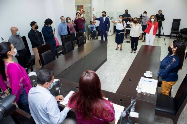 Comisión Permanente toma protesta a diputados