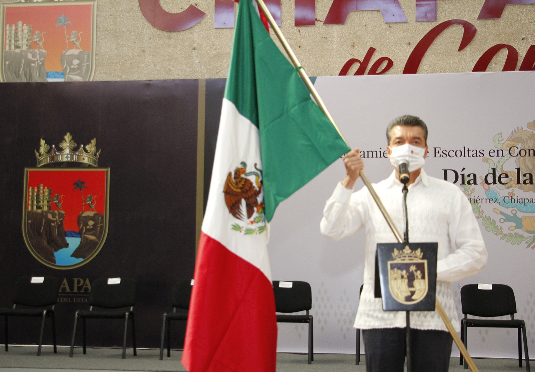 En Chiapas, abanderan escoltas en conmemoración del 200 Aniversario del Día de la Bandera