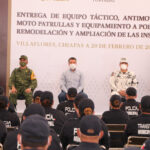 Entregan 30 motopatrullas, uniformes y equipamiento a policías de Villaflores