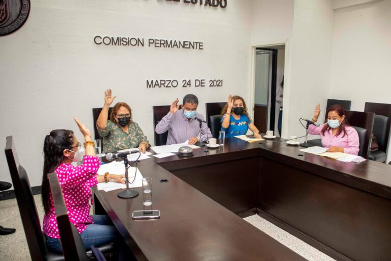 Congreso aprueba licencias solicitadas por autoridades municipales