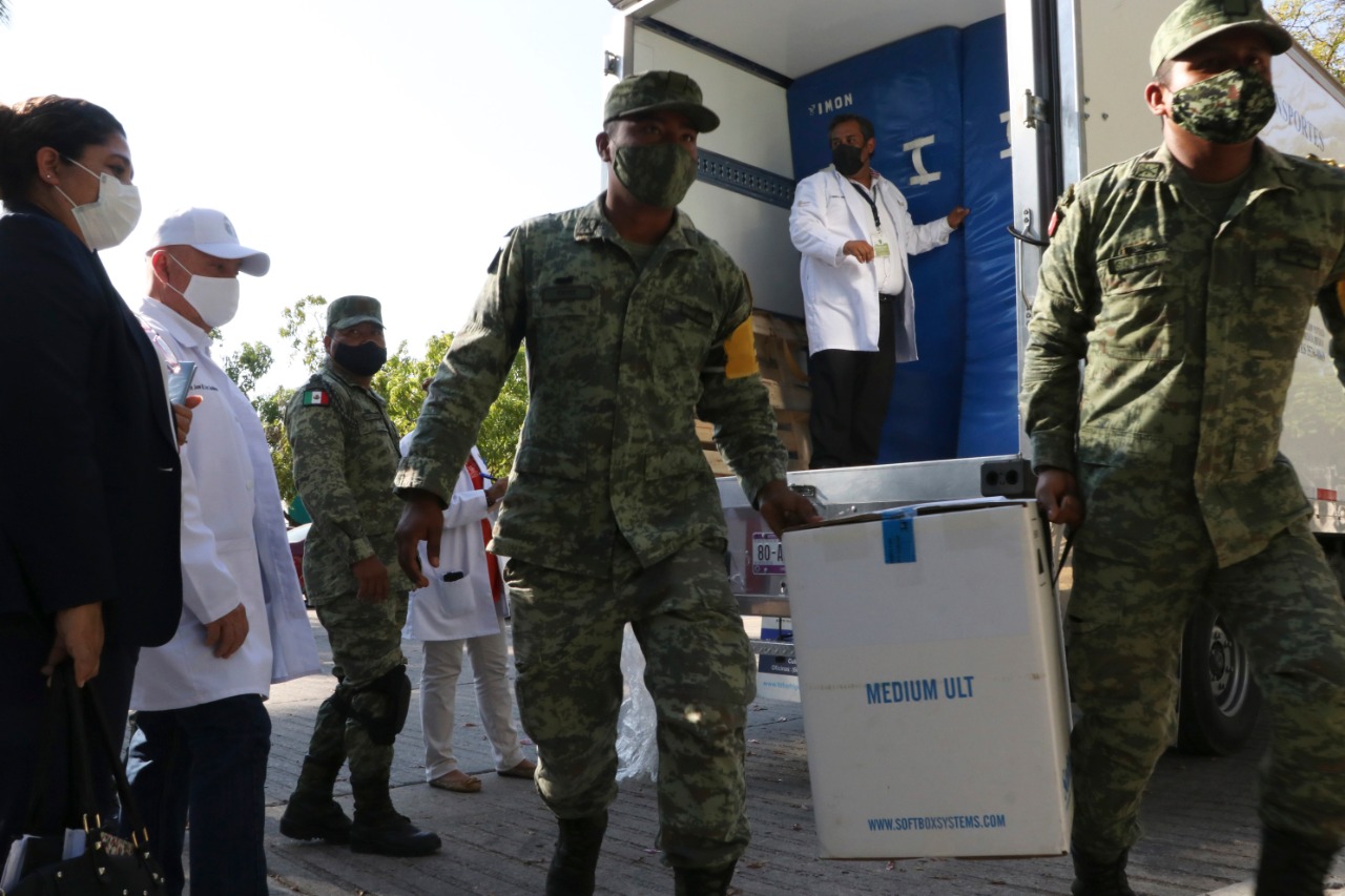Arriba a Chiapas lote con más de 50 mil vacunas contra COVID-19