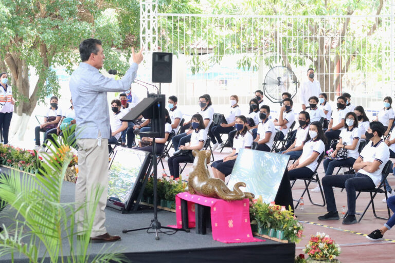 Reconocen a comunidad cobachense por regresar a clases presenciales de forma segura y disciplinada