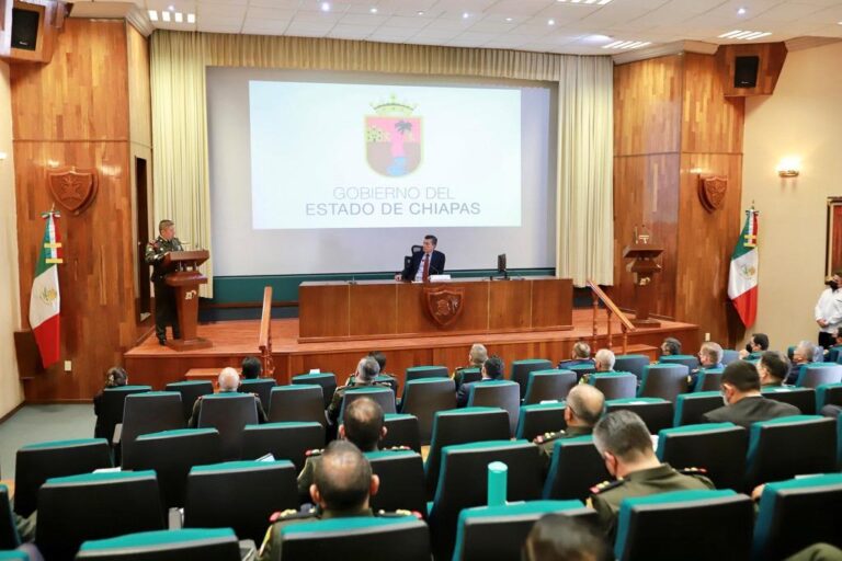 Imparte Rutilio Escandón Conferencia “La política de Chiapas en materia de desarrollo y seguridad”