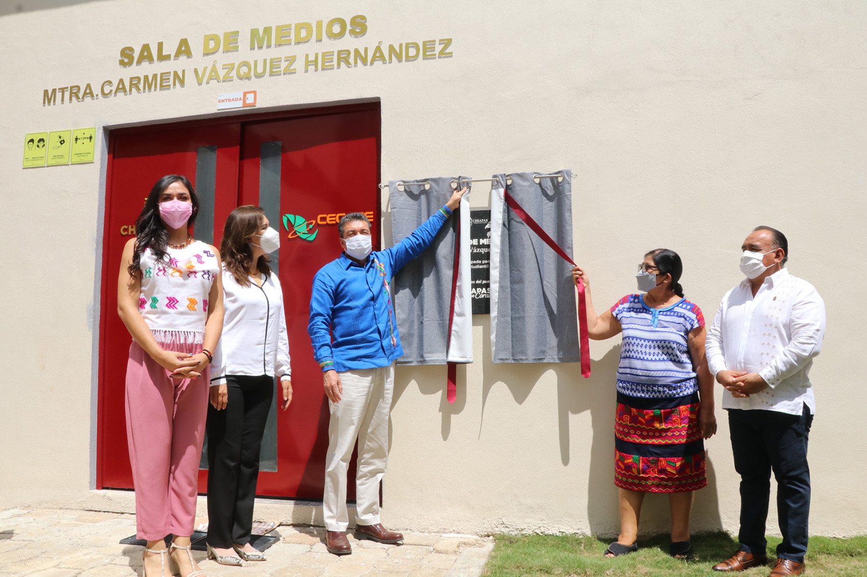 Rutilio Escandón inaugura la Sala de Medios “Mtra. Carmen Vázquez Hernández” en el Cecyte Chiapas