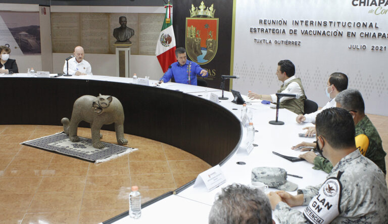 Arranca en Chiapas vacunación anticovid 19 para jóvenes de 18 años en adelante y mayores de 30 años