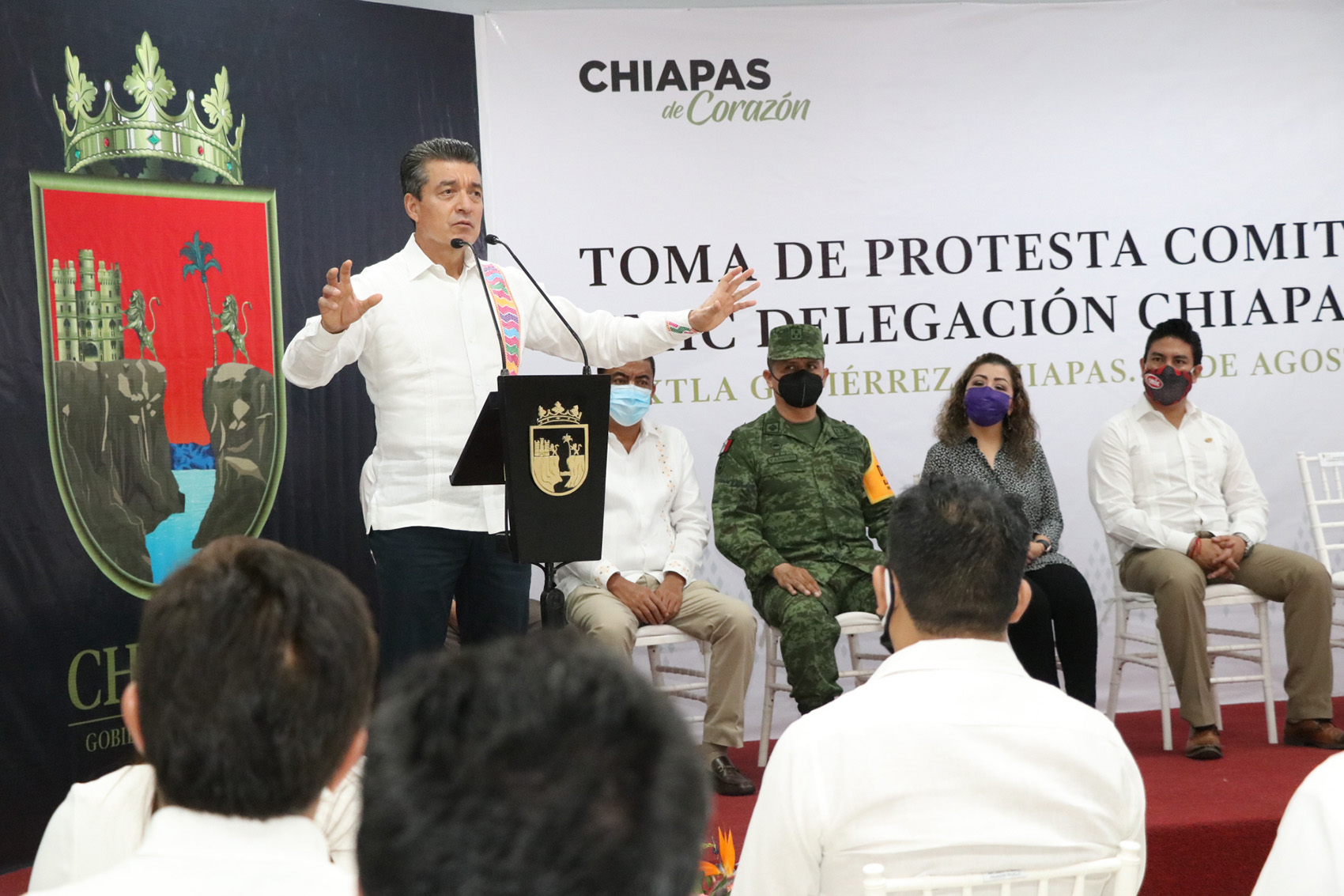 Asiste Rutilio Escandón a toma de protesta del nuevo Comité Directivo de la CMIC Chiapas
