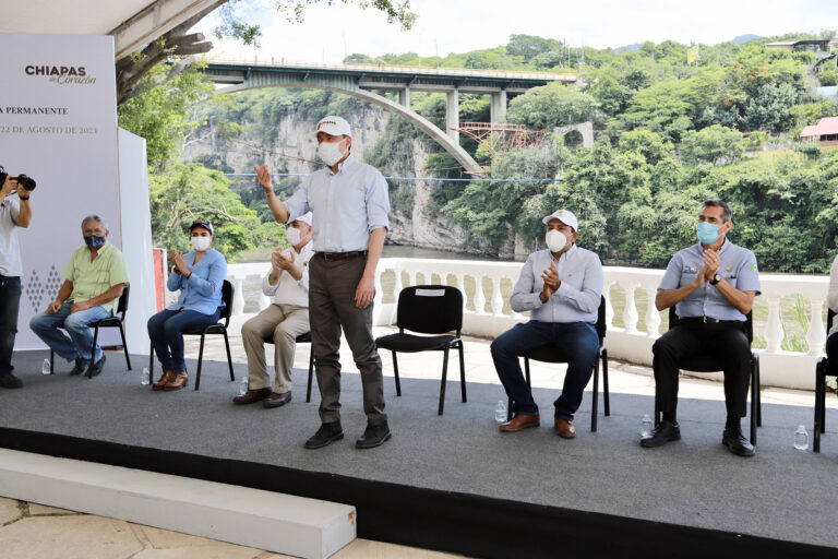 Constata Rutilio Escandón trabajos de limpieza permanente en el Cañón del Sumidero