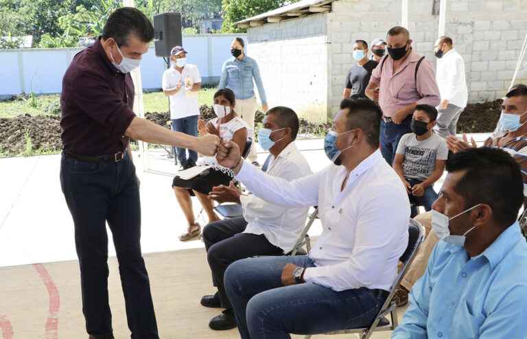 Rutilio Escandón inaugura la escuela “Vicente Guerrero” de Agua Blanca Serranía, Palenque