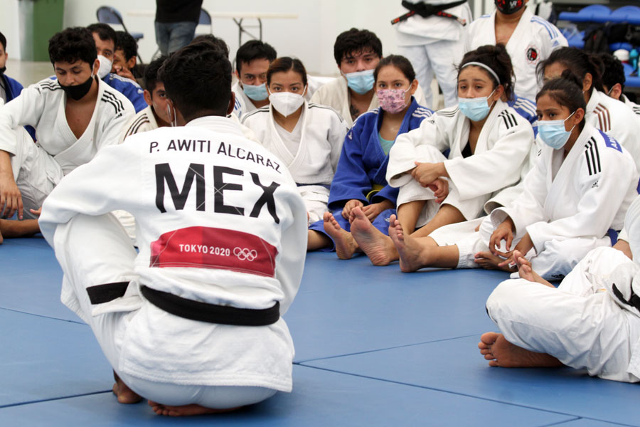 La judoca olímpica Prisca Awiti impartió seminario en Chiapas