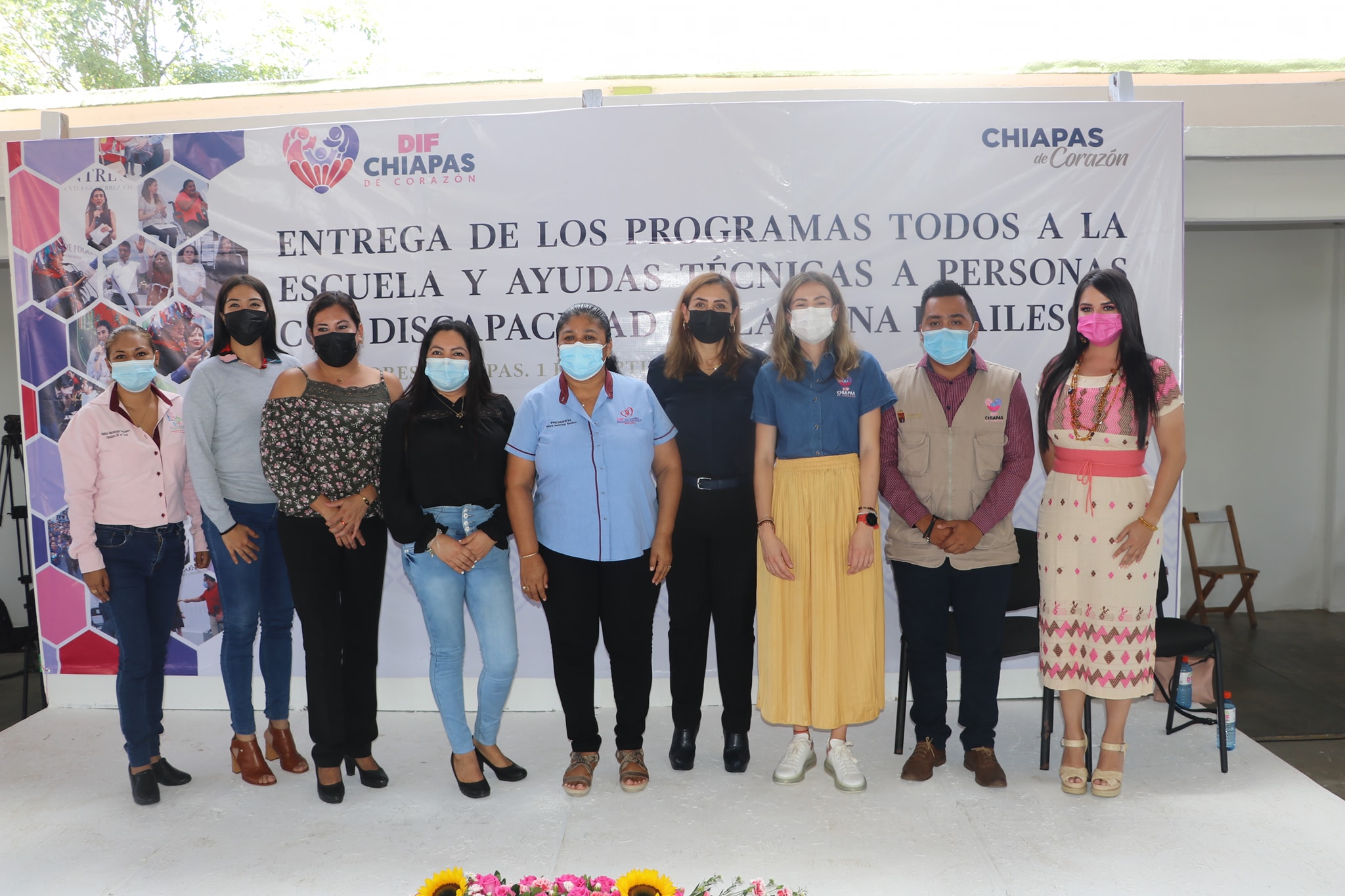 Entrega DIF Chiapas paquetes de útiles escolares y ayudas técnicas en la Región Fraylesca