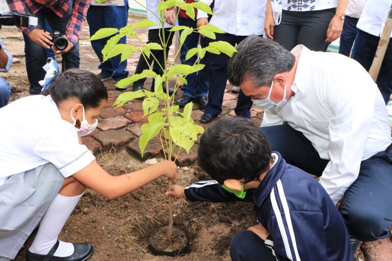 Participa Rutilio Escandón en arranque del Ciclo Escolar 2021-2022, encabezado por AMLO