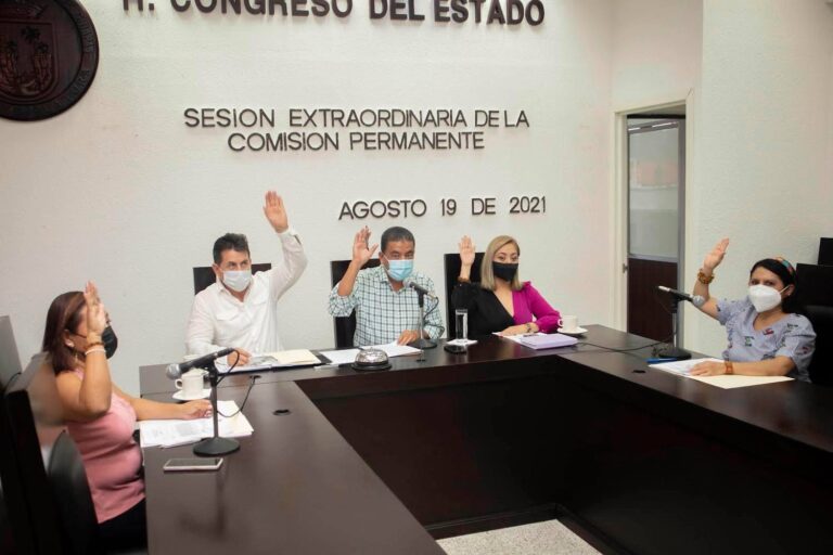 Comisión Permanente toma protesta a presidentes municipales de Bochil y Simojovel