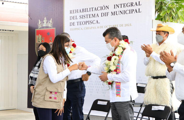 Inaugura Rutilio Escandón rehabilitación integral del Sistema DIF Municipal de Teopisca