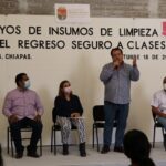 Ayuntamiento y DIF Villaflores entregan Kits de limpieza a 93 centros educativos