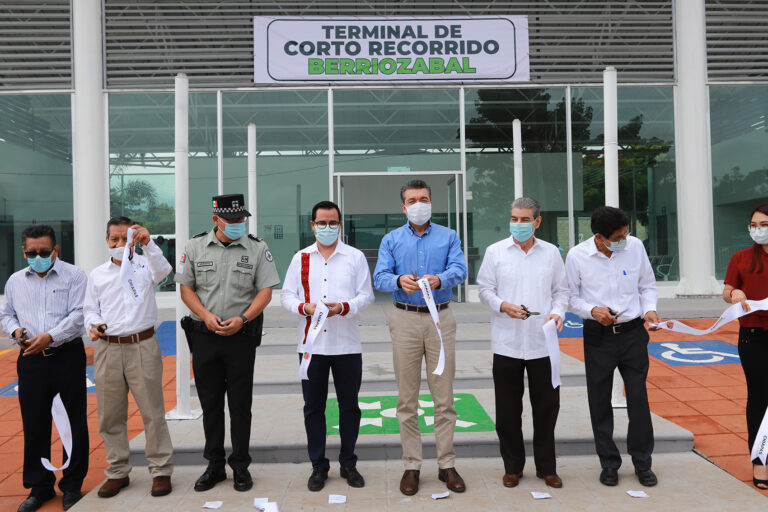 Rutilio Escandón reinaugura la Terminal de Corto Recorrido de Berriozábal