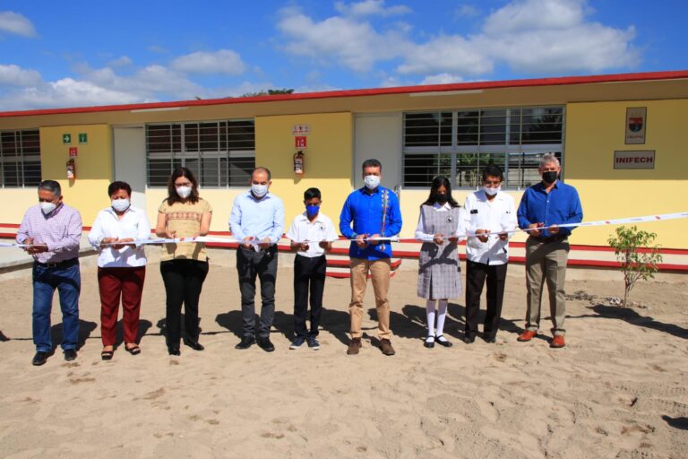 Rutilio Escandón beneficia a estudiantes de la Telesecundaria 263 con nuevos espacios