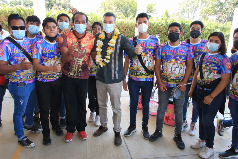 Beneficia Rutilio Escandón a Policía Municipal de Villa Corzo con patrullas, uniformes y equipamiento