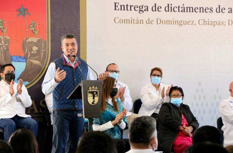 Rutilio Escandón arranca en Comitán la reconversión de 112 Unidades Médicas del estado