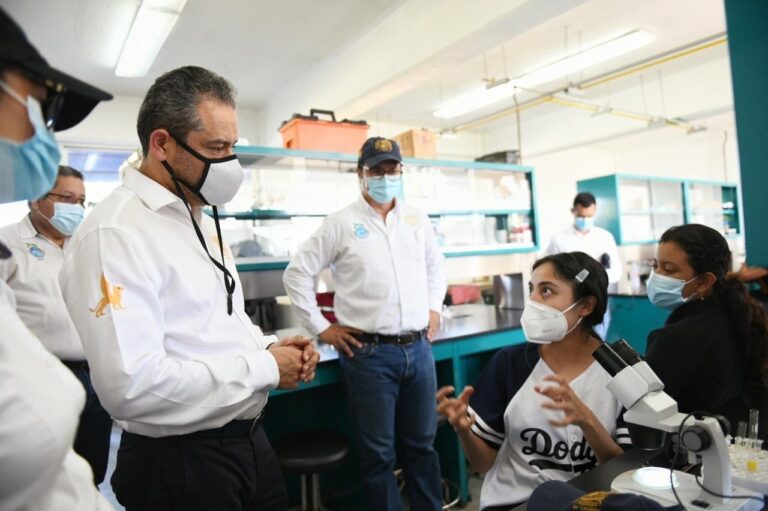 Trasciende labor académica y social de la Licenciatura en Ingeniero en Sistemas Costeros de la UNACH