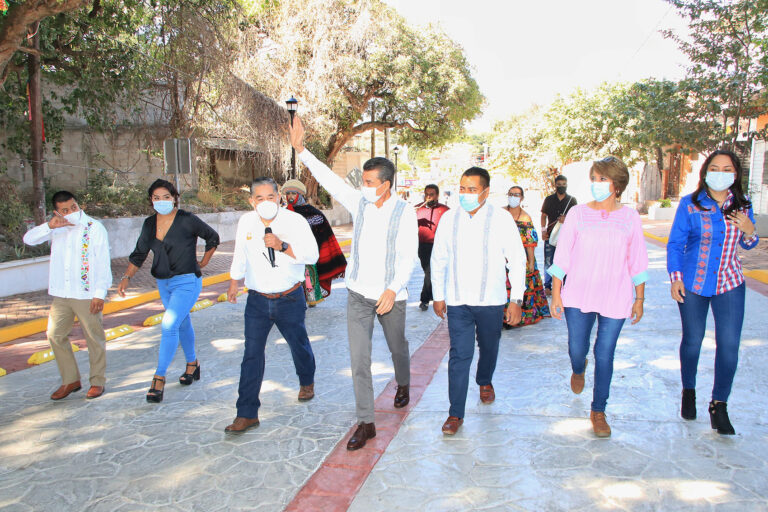 En Chiapa de Corzo, Rutilio Escandón inaugura pavimentación y rehabilitación integral de Calle 21 de Octubre￼