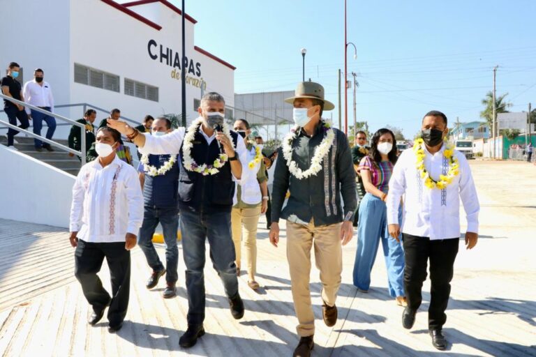 Tras 33 años de espera, se cumple al pueblo de Cintalapa con entrega de mercado público: Rutilio Escandón