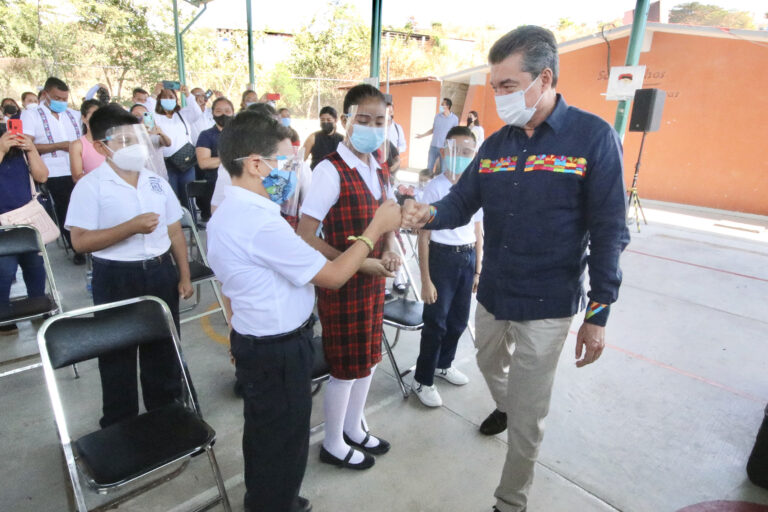 En Tuxtla Gutiérrez, Rutilio Escandón inaugura obras en Escuela Primaria “Octavio Paz Lozano” de Real del Bosque￼