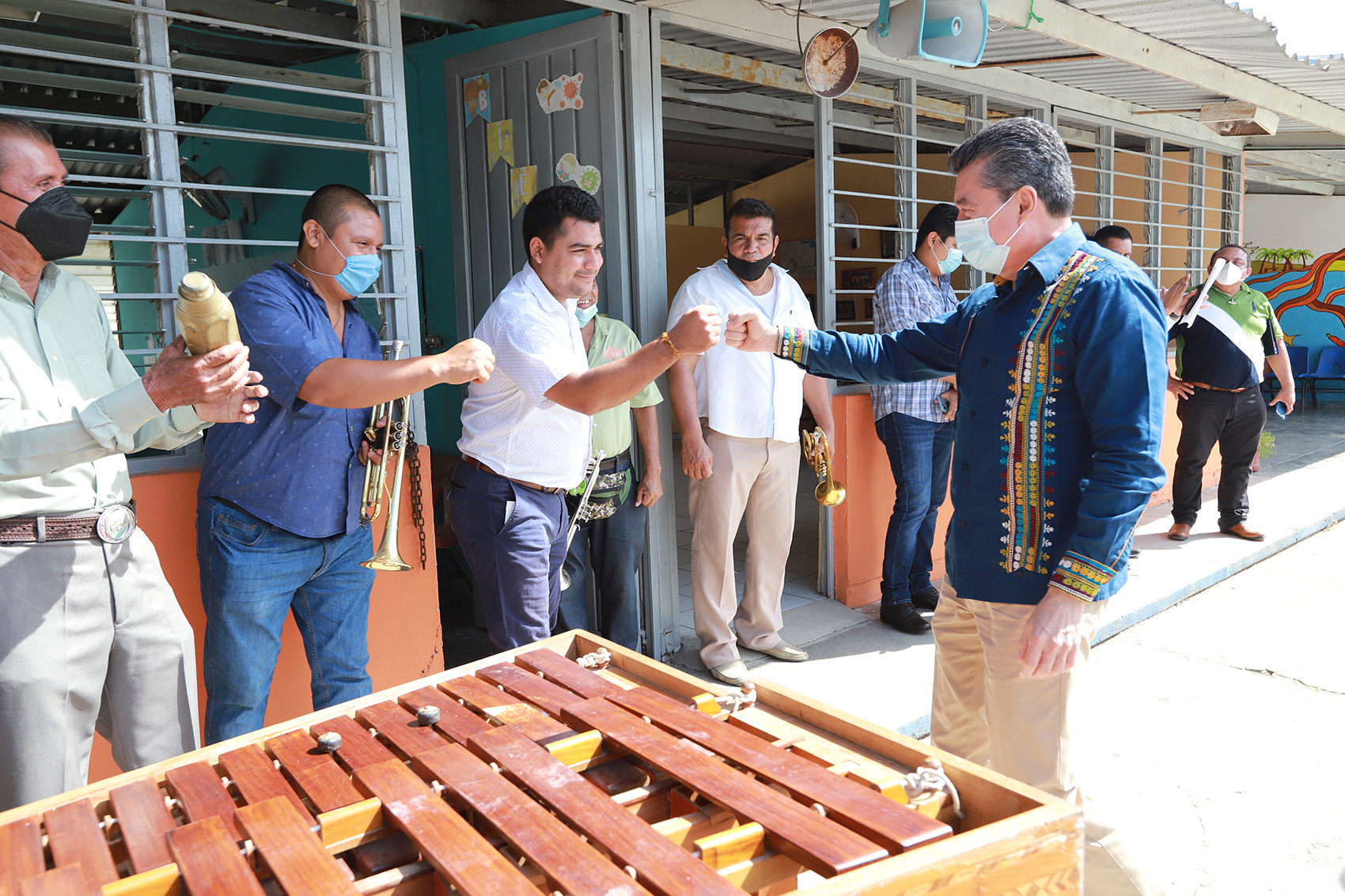 En Tonalá, Rutilio Escandón inaugura obras en la Escuela Primaria “Unión y Progreso”