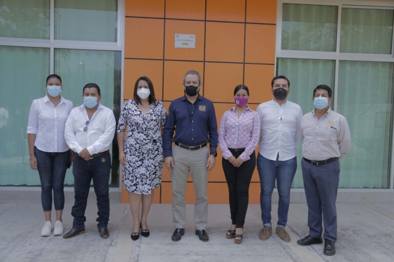 <strong>Desarrollan alumnos y docentes de la Facultad de Arquitectura de la UNACH proyectos para una Plaza Comercial Universitaria</strong>