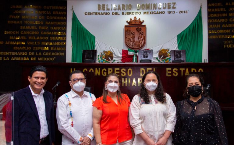 Toman protesta a comisionados del ITAIP