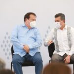 Mariano Rosales asiste a entrega de constancias a productores