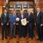 Inician preparativos rumbo al Mundial 2026 en México; jefe del Ejecutivo recibe a Gianni Infantino, presidente de la FIFA