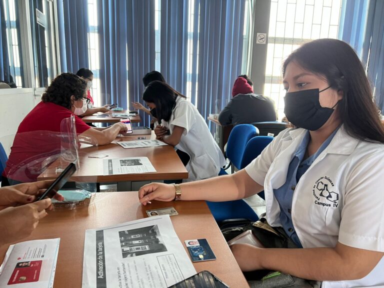 <strong>Entregó UNACH Tarjetas Universitarias Inteligentes en Tapachula</strong>