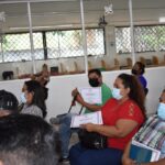 INTRODUCTORES RECIBEN CONSTANCIAS POR APOYAR A GRUPOS VULNERABLES DE TAPACHULA