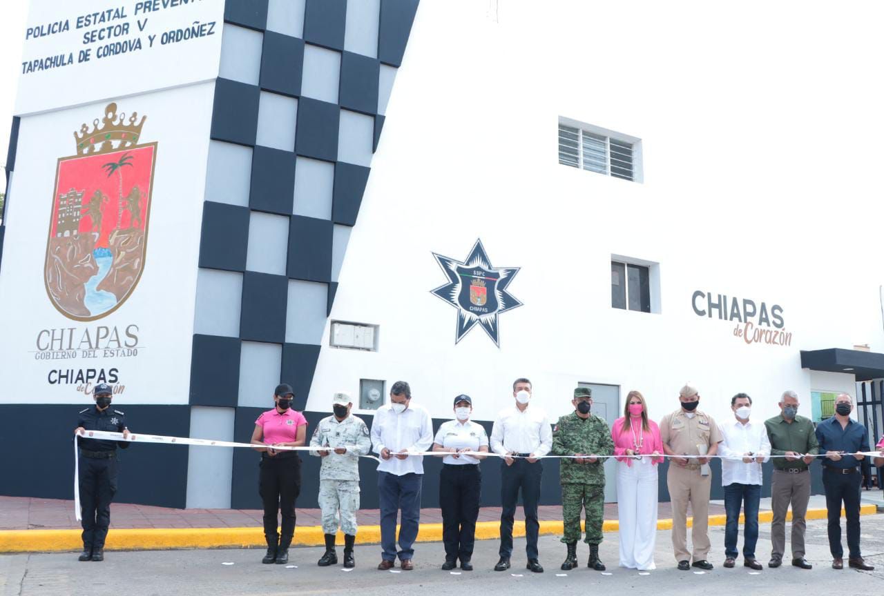 Rutilio Escandón inaugura remodelación de cuartel y entrega equipamiento a policías en Tapachula