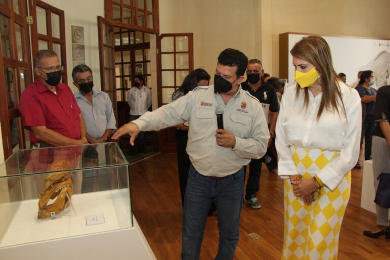 INAUGURA ROSY URBINA LAS EXPOSICIONES TEMPORALES “JUGUETES POPULARES” Y “CRÁNEOS” EN EL MUTAP