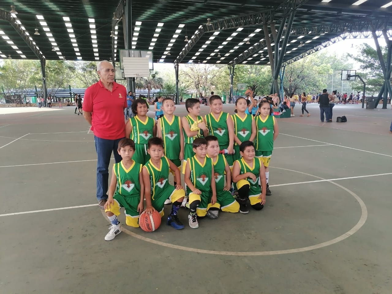 Equipo infantil de Villaflores participa en estatal de básquetbol