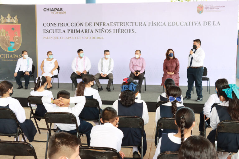 En Palenque, Rutilio Escandón inaugura aulas en la Escuela Primaria “Niños Héroes”