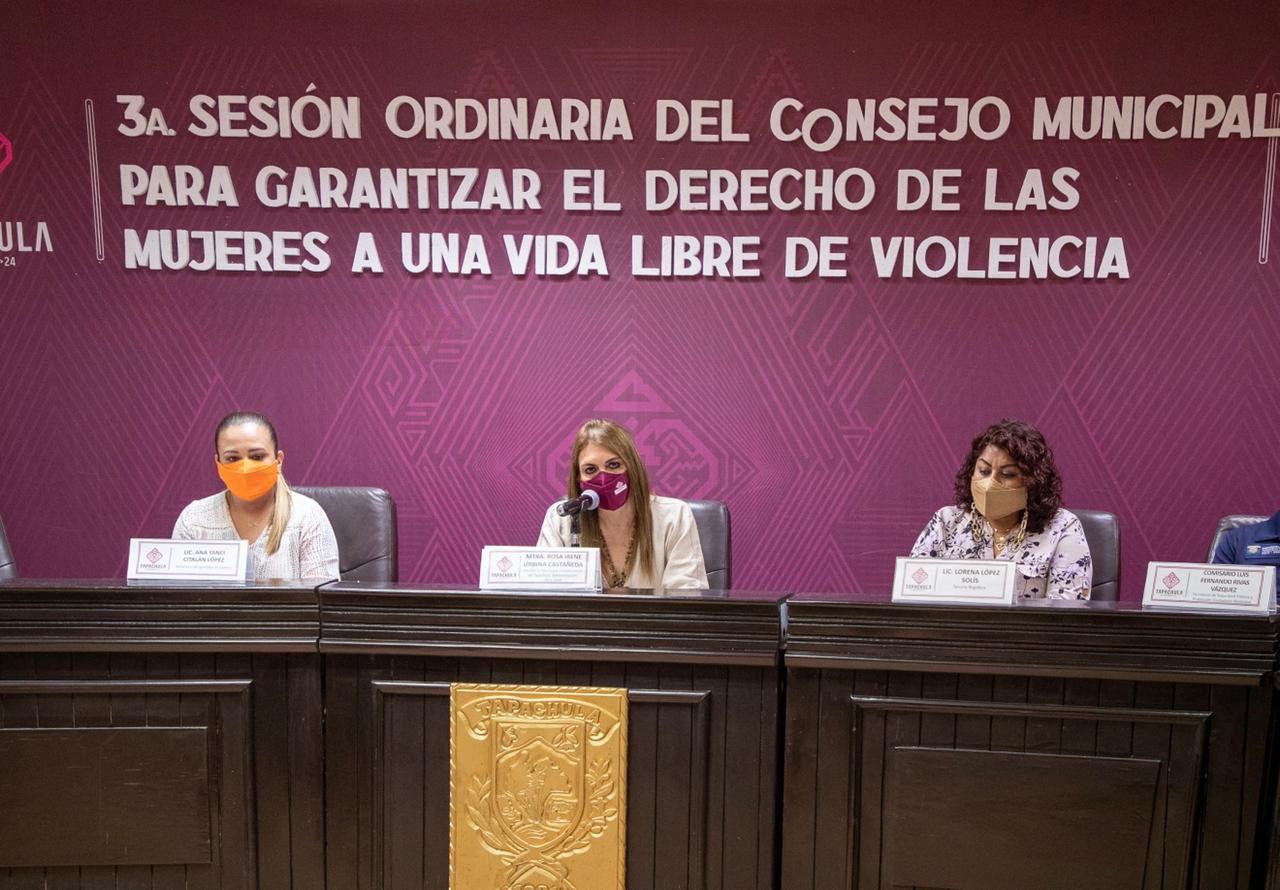 LA LUCHA CONTRA LA VIOLENCIA DE GÉNERO EN TAPACULA ES PERMANENTE: ROSY URBINA