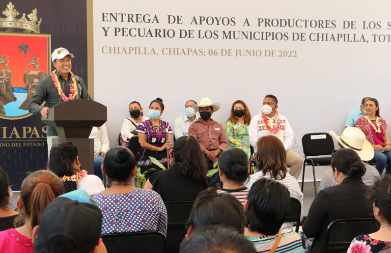 Beneficia Rutilio Escandón a familias dedicadas al campo en Chiapilla, San Lucas y Totolapa