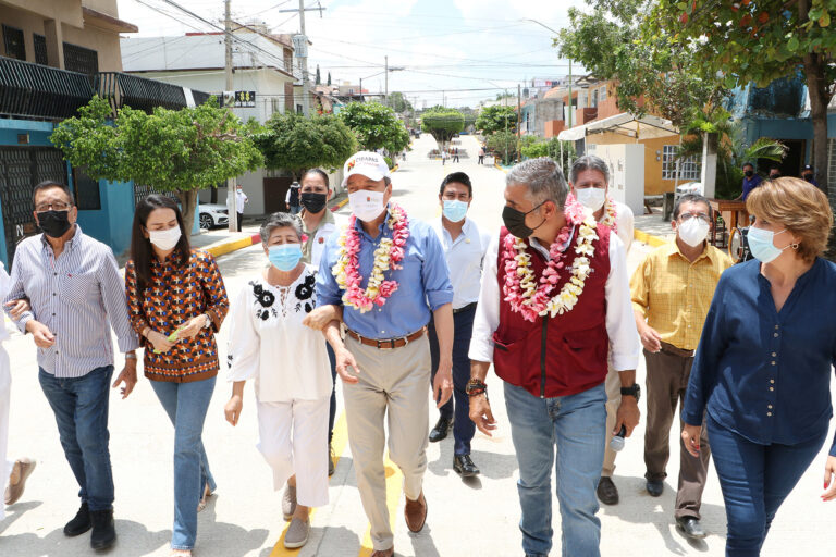 Rutilio Escandón beneficia con pavimentación de calles a las colonias Xamaipak Popular y Borges￼