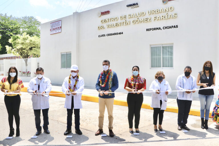 En Reforma, Rutilio Escandón inaugura la reconversión del Centro de Salud Urbano