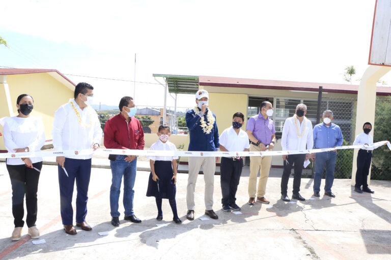 En Ocozocoautla, Rutilio Escandón inaugura espacios educativos en escuelas de la localidad Villahermosa￼